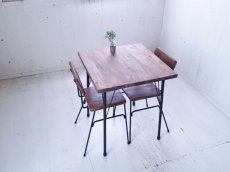画像4: 無垢ヒノキで造る家具　アンティーク風　ダイニングテーブル　鉄脚　アイアン脚　1人〜２人用　天板６０ｃｍ角　 (4)