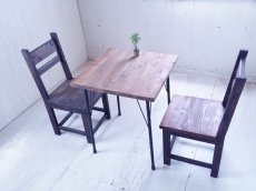 画像2: 無垢ヒノキで造る家具　アンティーク風　ダイニングテーブル　鉄脚　アイアン脚　1人〜２人用　天板６０ｃｍ角　 (2)