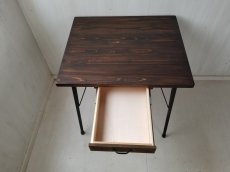 画像4: 無垢ヒノキで造る家具　アンティーク風　ダイニングテーブル　鉄脚　アイアン脚　1人〜２人用　引き出し付　 h710 w700 d600　【ステインオーク】　セミオーダー品  (4)