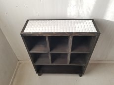 画像7: 無垢杉で造る　マスキャビネット　BOXタイプ 　タイルトップ　h850 w680 d235【オスモブラック】 セミオーダー品 (7)