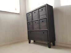 画像8: 無垢杉で造る　マスキャビネット　BOXタイプ 　タイルトップ　h850 w680 d235【オスモブラック】 セミオーダー品 (8)