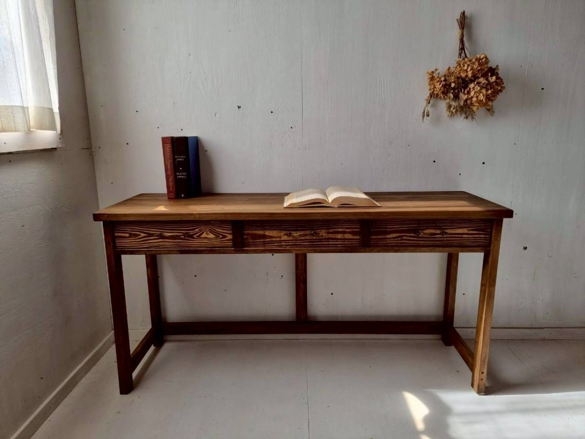 画像2: 無垢ヒノキで造る　パソコンデスク　学習机　ミシン台　引き出し３杯【type1】ｈ700× w1400× d420 　【オスモウォルナット】　セミオーダー品　 (2)