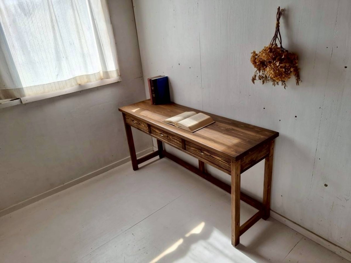 画像5: 無垢ヒノキで造る　パソコンデスク　学習机　ミシン台　引き出し３杯【type1】ｈ700× w1400× d420 　【オスモウォルナット】　セミオーダー品　 (5)