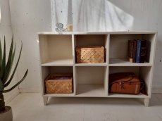 画像4: 無垢杉で造る　マスキャビネット　ＢＯＸタイプ　 h820 w1200 d350【ミルキーホワイトシャビー加工】　セミオーダー品 (4)