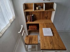 画像3: 無垢材で造る　学習机、椅子、カップボードのお得な３点セット　PCデスク　作業デスク　【オスモオーク×ミルキーホワイト】　セミオーダー品 (3)