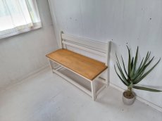 画像1: 無垢ヒノキで造る　背もたれ付　ベンチチェア h800 w1200 d475 【きつね色×ミルキーホワイト】　セミオーダー品 (1)