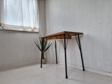 画像4: 無垢ヒノキで造る家具　アンティーク風　パソコンデスク　鉄脚　アイアン脚　h710 w850 d500 【オスモオーク】引き出し付き　セミオーダー品  (4)