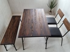 画像2: 無垢ヒノキで造る家具　アンティーク風　パソコンデスク　鉄脚　アイアン脚　h710 w1300 d750  【ステインオーク】セミオーダー品 (2)