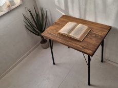 画像3: 無垢ヒノキで造る家具　アンティーク風　パソコンデスク　鉄脚　アイアン脚　h700 w700 d500  【オスモウォルナット】セミオーダー品 (3)
