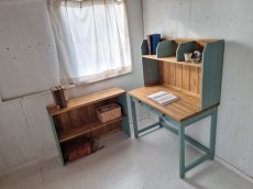画像1: 無垢材で造る　学習机、カップボード上・下のお得な３点セット　PCデスク　作業デスク【オスモオーク×アンティークブルー】セミオーダー品 (1)