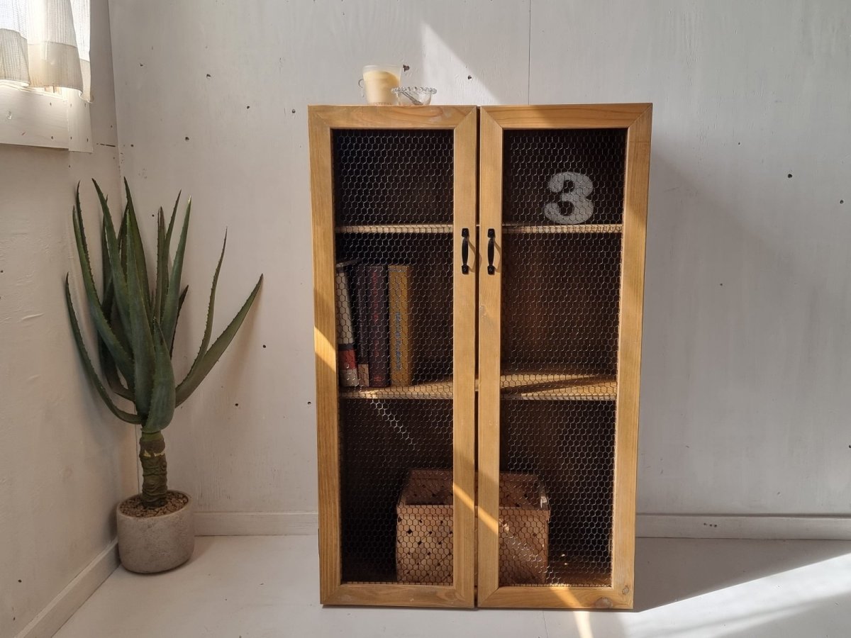 画像3: ナチュラルテイスト　キャビネット　観音開きタイプ　扉付　収納棚　チキンネットの扉　h948 w600 d325 【オスモオーク】　セミオーダー品 (3)