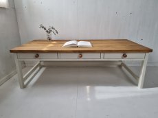 画像1: 無垢ヒノキで造る　パソコンデスク　学習机　ミシン台　引き出し３杯　高さ４５ｃｍ　【type2】　h450 w1400 d700 【オスモオークー×ホワイト】　セミオーダー品　 (1)