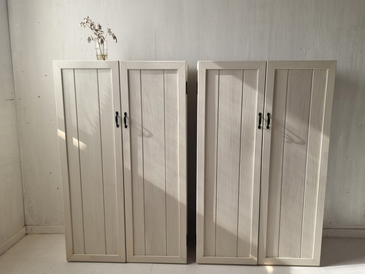 画像2: ナチュラルテイスト　キャビネット　観音開きタイプ　扉付　収納棚　木の扉　２点セット  h1098 w674 d325　【ミルキーホワイト】　セミオーダー品 (2)