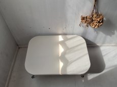 画像4: 無垢ヒノキで造る家具　折り畳みアイアン脚　ローテーブル　鉄脚　 h320 w800 d600【ミルキーホワイト】セミオーダー品 (4)